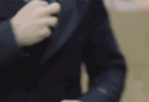 Stikbox - Gậy chụp ảnh selfie có thể biến hình thành ốp lưng điện thoại