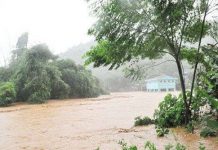 Lũ lớn cô lập nhiều vùng ở Lào Cai, 11 người chết và mất tích Lũ lớn cô lập nhiều vùng ở Lào Cai, 11 người chết và mất tích