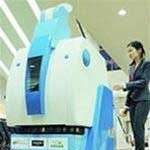Robot giúp người già và người khuyết tật mua hàng