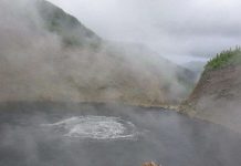 Hồ nước sôi sùng sục quanh năm trên quốc đảo Dominica Hồ nước sôi sùng sục quanh năm trên quốc đảo Dominica