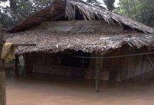 Sơ tán khẩn cấp hàng trăm hộ dân tránh lũ ở Thanh Hóa