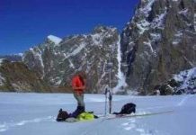 Sông băng trên dãy Himalaya đang tan chảy Sông băng trên dãy Himalaya đang tan chảy