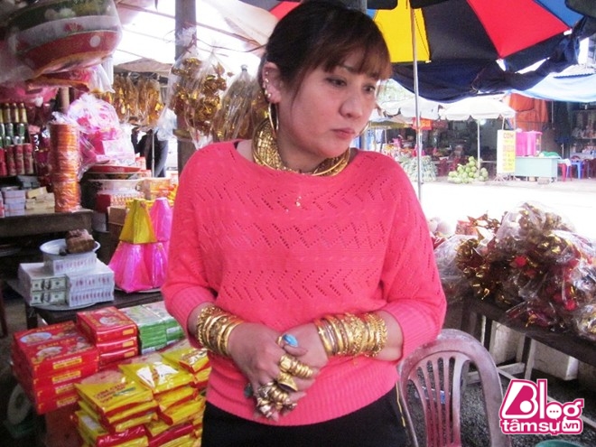 Ki3GGe_14786_chamecuacon_choang-ngop-hinh-anh-nhung-dai-gia-khoe-vang-ba-dao-nhat-hanh-tinh