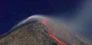 Indonesia chấn động vì núi lửa phun và động đất