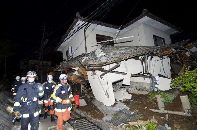 Động đất dữ dội tại Nhật: 9 người chết, gần 900 người bị thương
