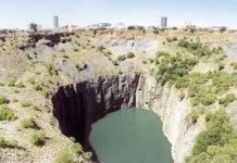 Hố nhân tạo lớn nhất thế giới