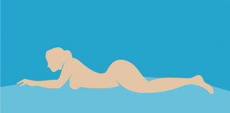 Nằm úp khi quan hệ cửa sau