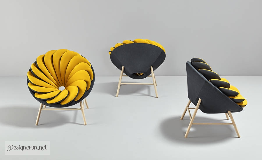 Những chiếc ghế thiết kế đẹp kết hợp với chồng chéo màu sắc của những chiếc gối