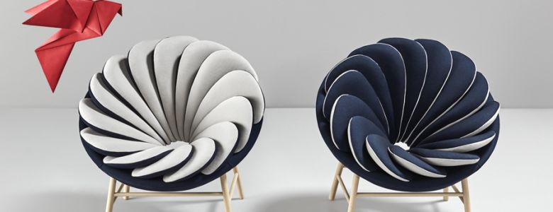 Những chiếc ghế thiết kế đẹp kết hợp với chồng chéo màu sắc của những chiếc gối