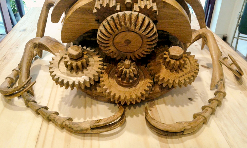 Bọ cánh cứng được điêu khắc độc đáo từ gỗ