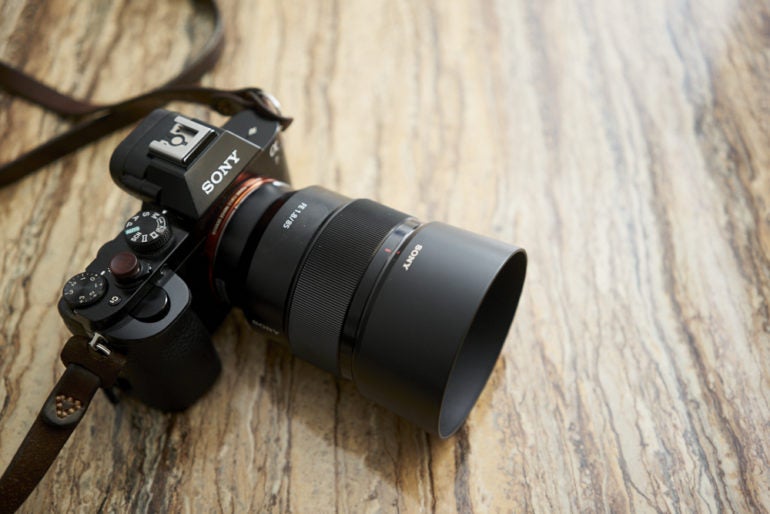 4 ống kính giá tốt cho máy ảnh Sony FE