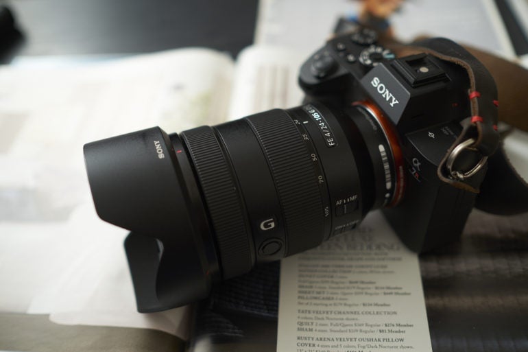 4 ống kính giá tốt cho máy ảnh Sony FE